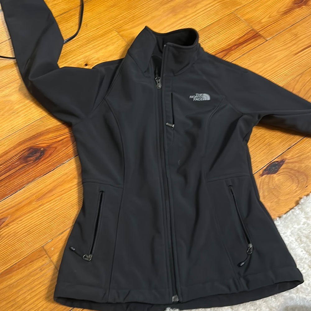 Xs windbreaker north face